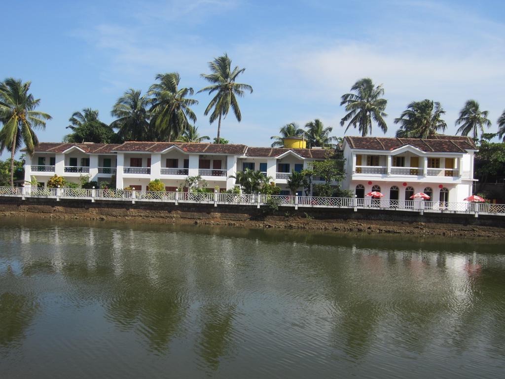باغا Hotel Riverside المظهر الخارجي الصورة