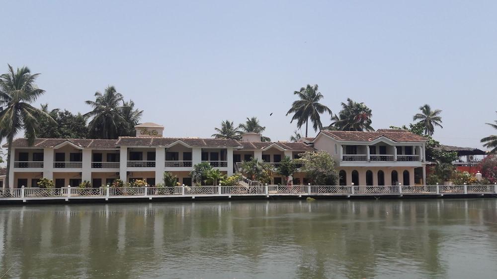 باغا Hotel Riverside المظهر الخارجي الصورة