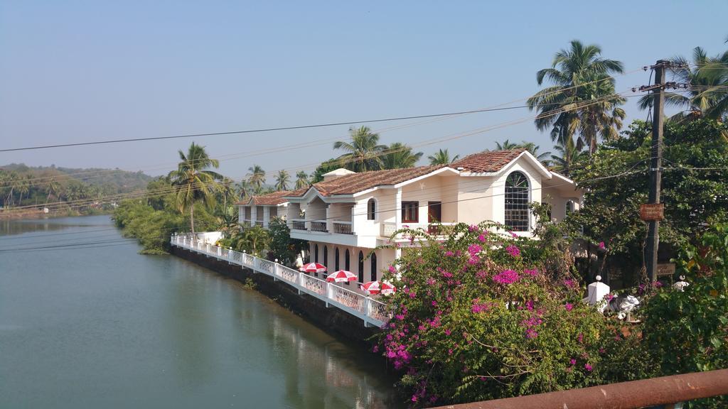 باغا Hotel Riverside المظهر الخارجي الصورة