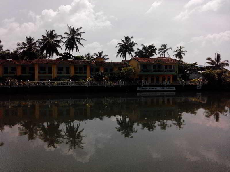 باغا Hotel Riverside المظهر الخارجي الصورة